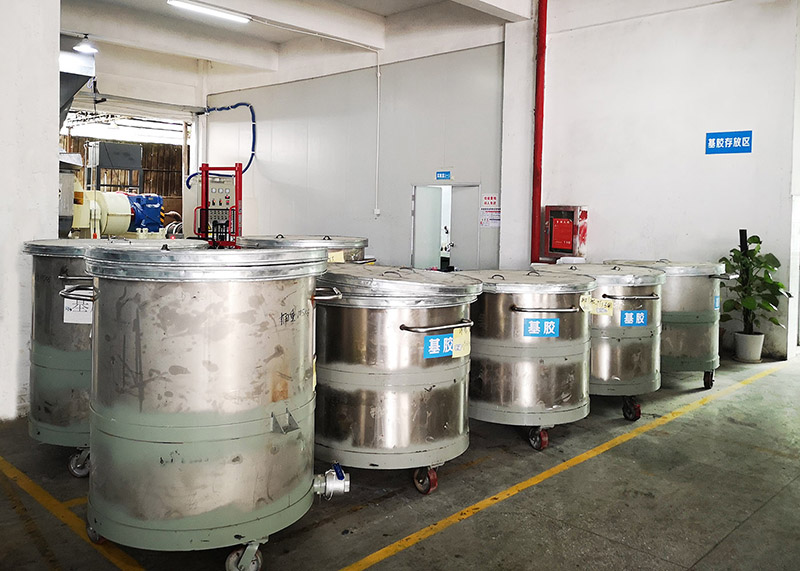 如何選擇靠譜的液體硅膠廠家？這些要點(diǎn)需牢記